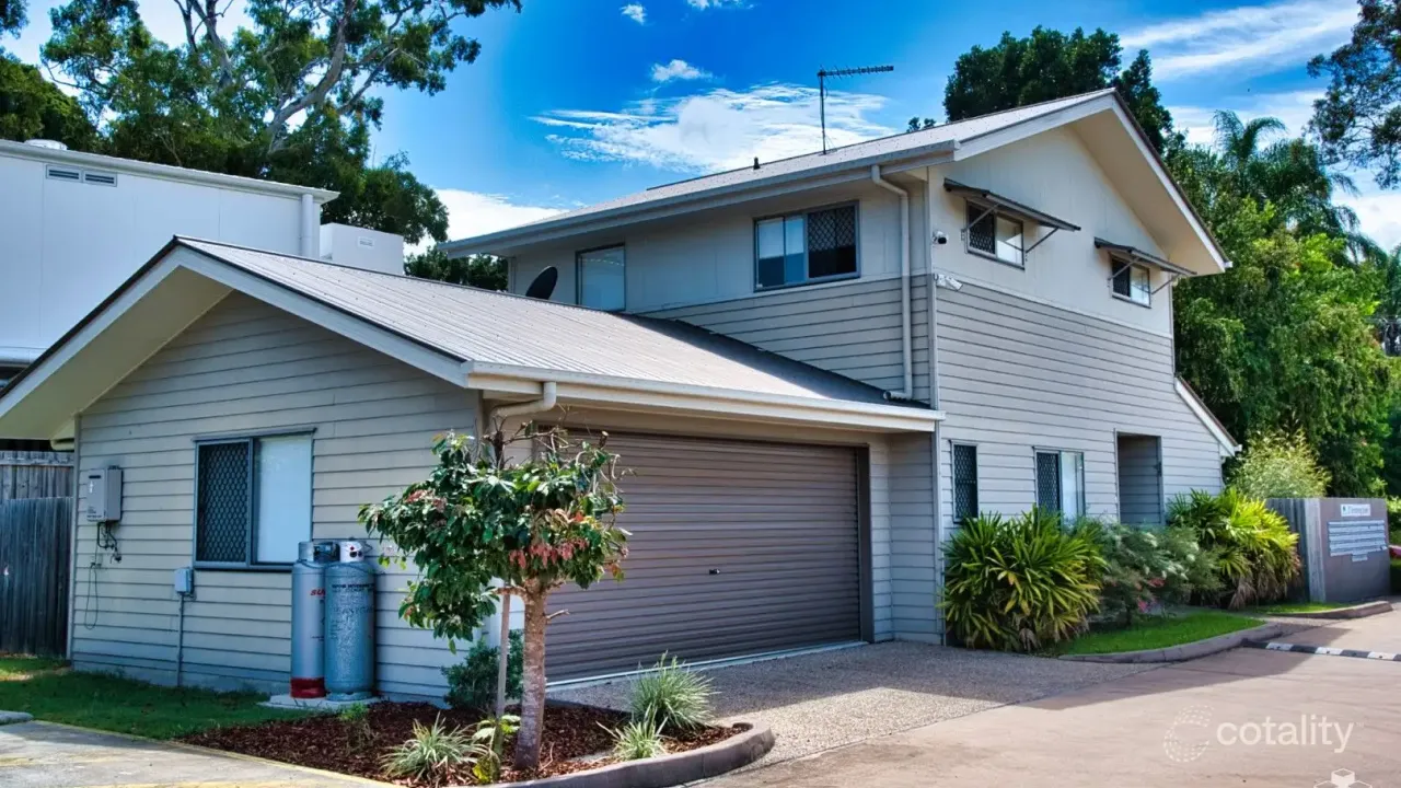 3-bedroom unit at 17 Armstrong Street, Petrie, QLD 4502, Moreton Bay Council, Queensland