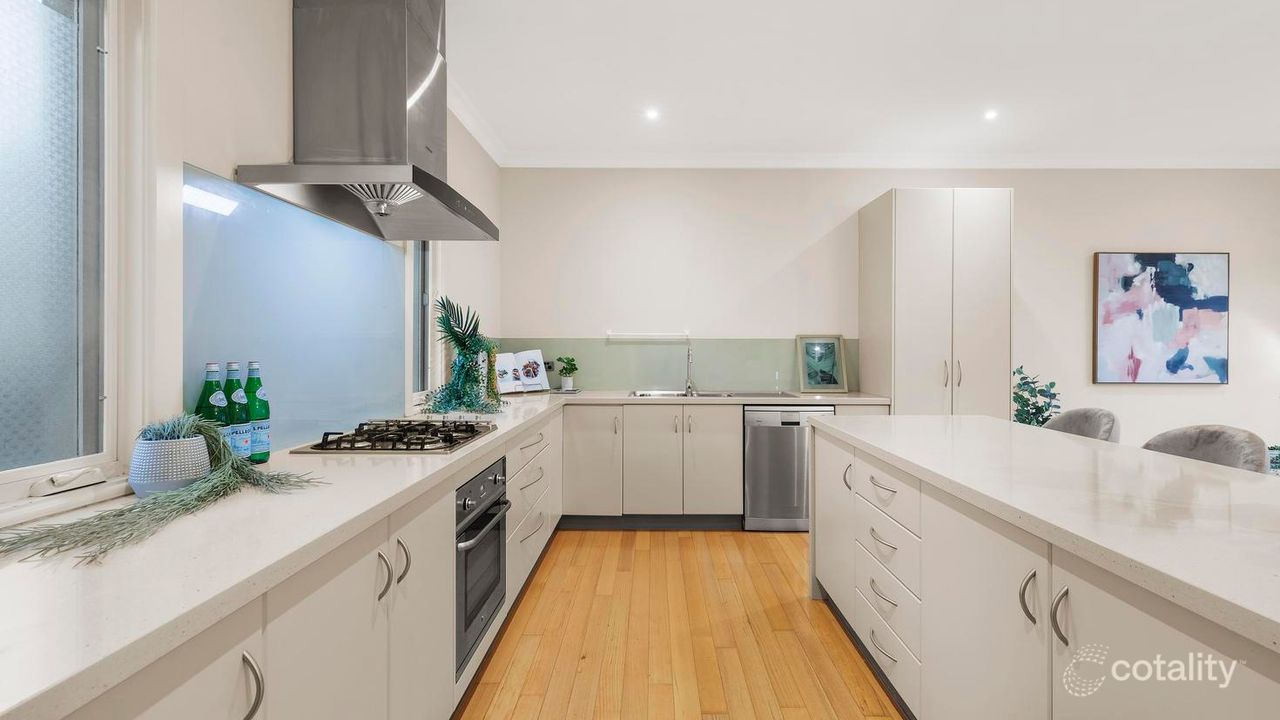 4-bedroom unit at 1/8 Curlew Court, Doncaster, VIC 3108, Manningham, Victoria