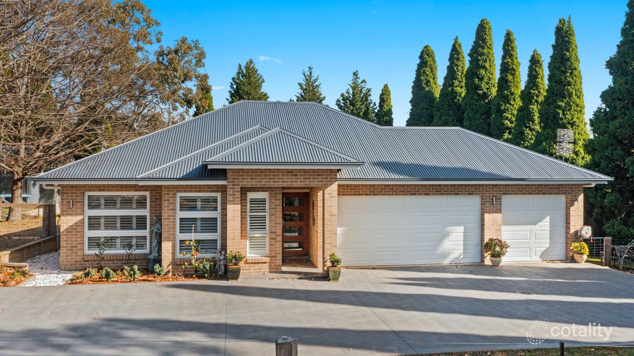 5-bedroom house at 3 Torulosa Drive, Moss Vale, NSW 2577, Wingecarribee Council, New South Wales