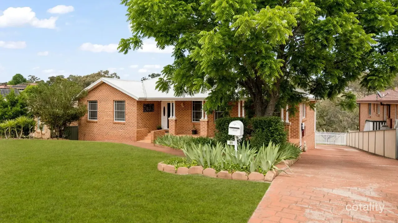 5-bedroom house at 25 Kurumben Place, West Bathurst, NSW 2795, Bathurst, New South Wales