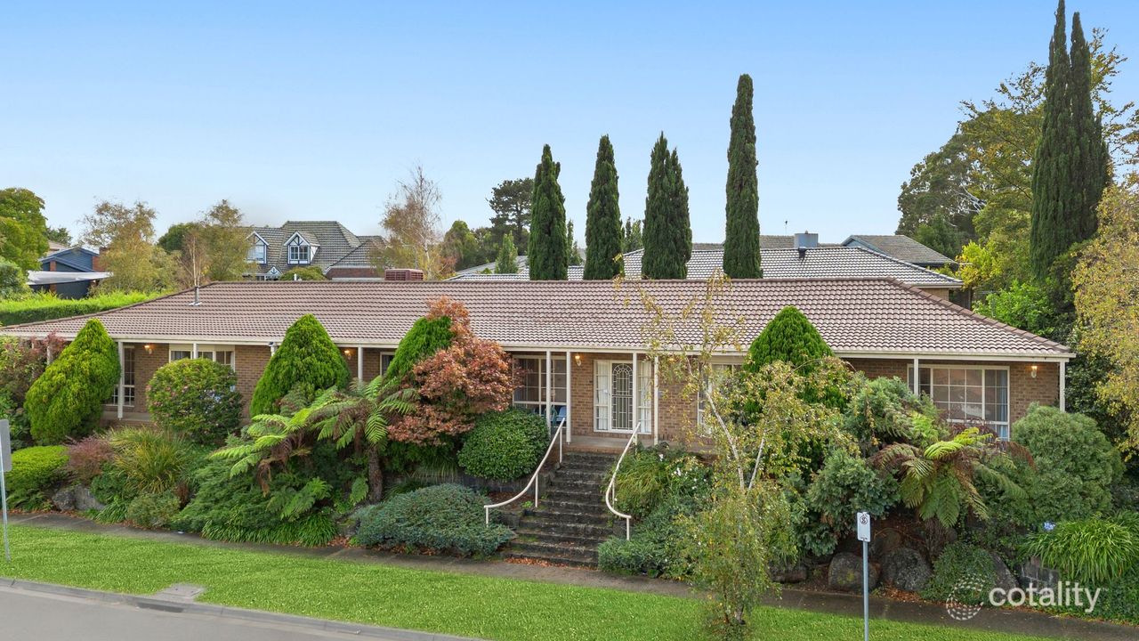 5-bedroom house at 7 Mary Court, Berwick, VIC 3806, Casey, Victoria