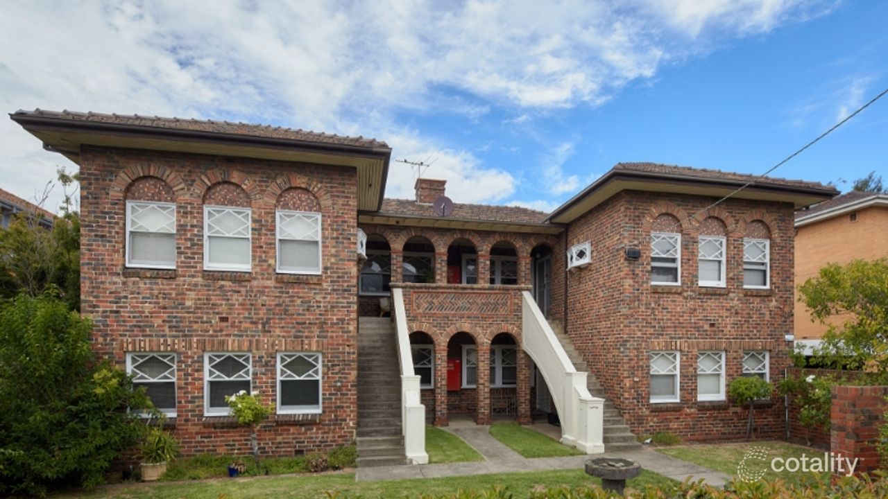 3-bedroom unit at 2/162-168 Wattletree Road, Malvern, VIC 3144, Stonnington, Victoria