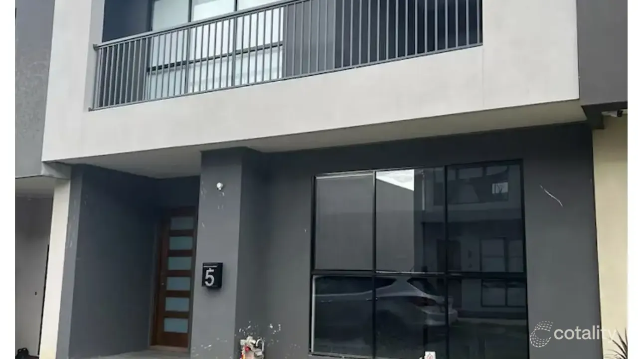 3-bedroom house at 5 Powell Way, Cranbourne West, VIC 3977, Casey, Victoria