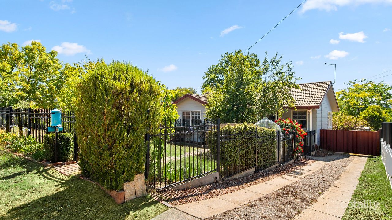 3-bedroom house at 88 Cameron Road, Karabar, NSW 2620, Queanbeyan-Palerang, New South Wales