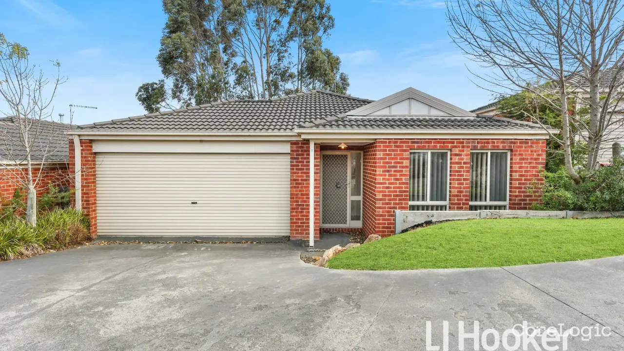 3-bedroom unit at 3/12 Mcclenaghan Place, Cardinia Council, Victoria