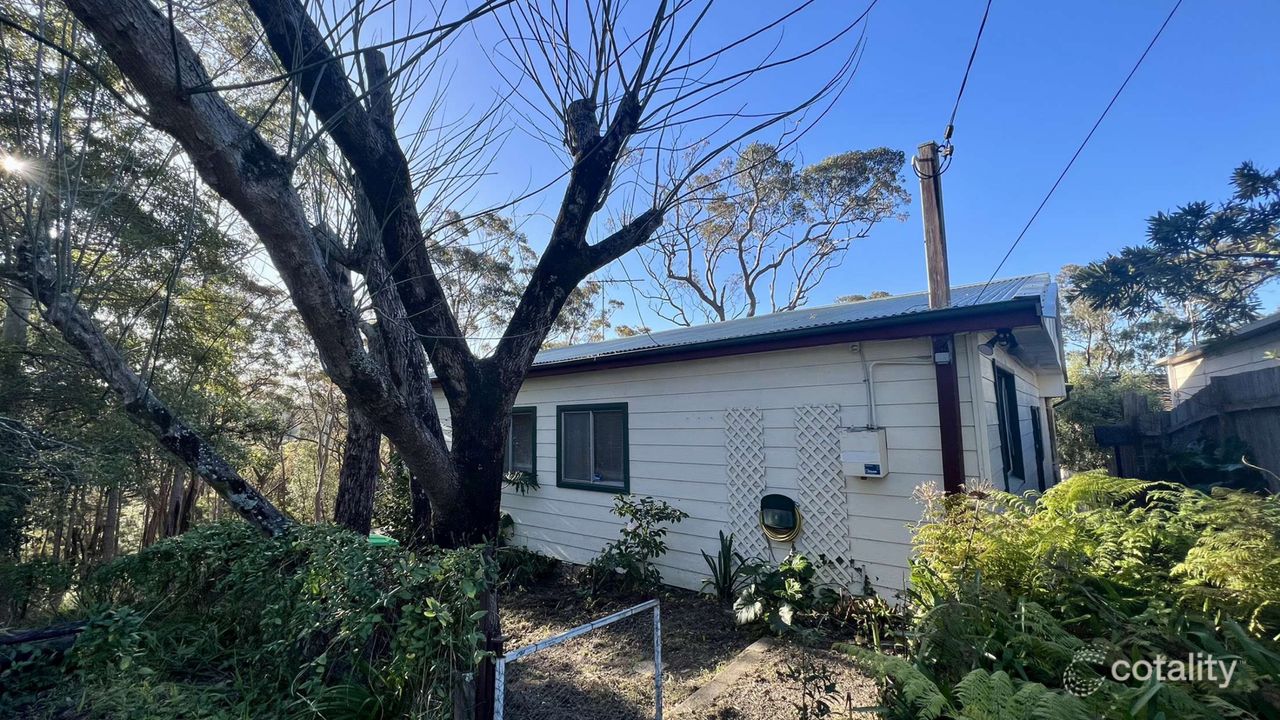 2-bedroom house at 105 St Georges Crescent, Faulconbridge, NSW 2776, Blue Mountains, New South Wales