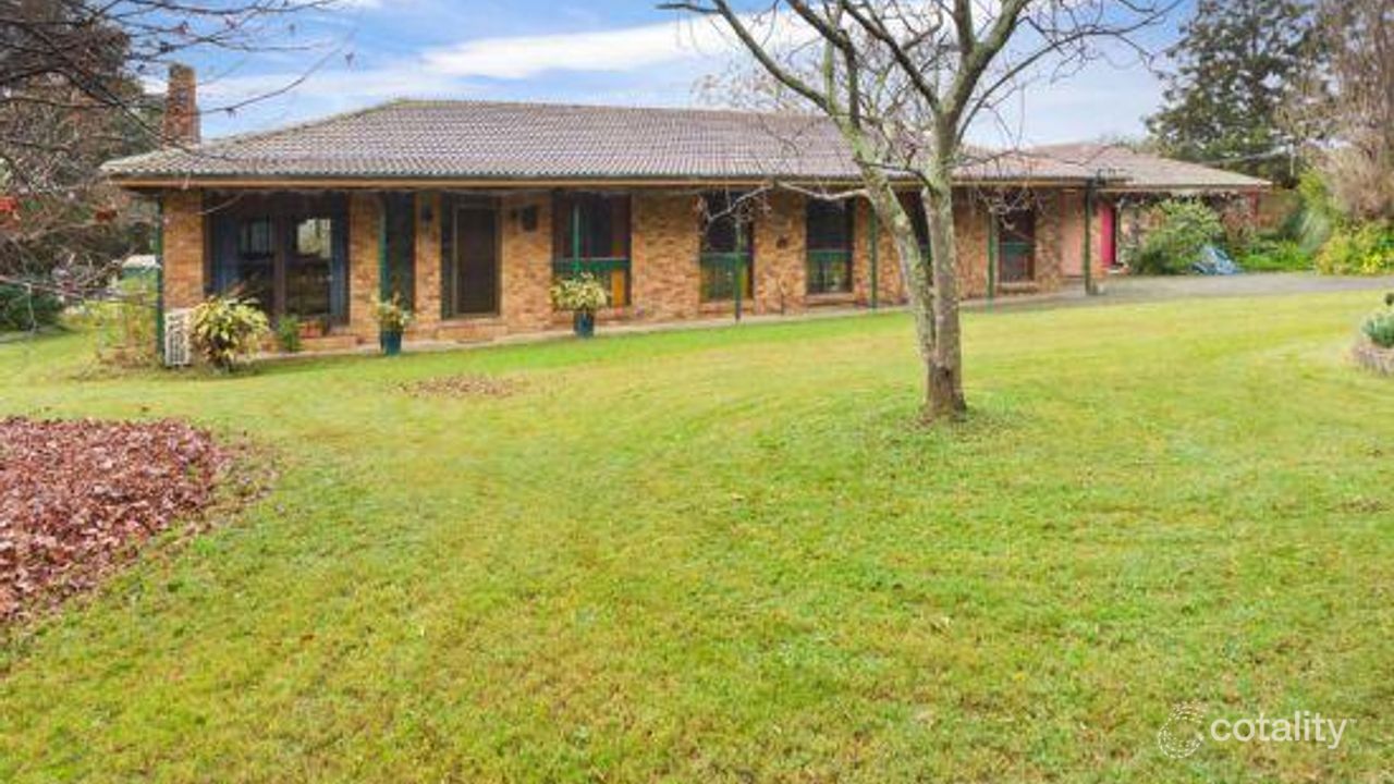 6-bedroom house at 105 Glenhaven Road, Glenhaven, NSW 2156, The Hills, New South Wales