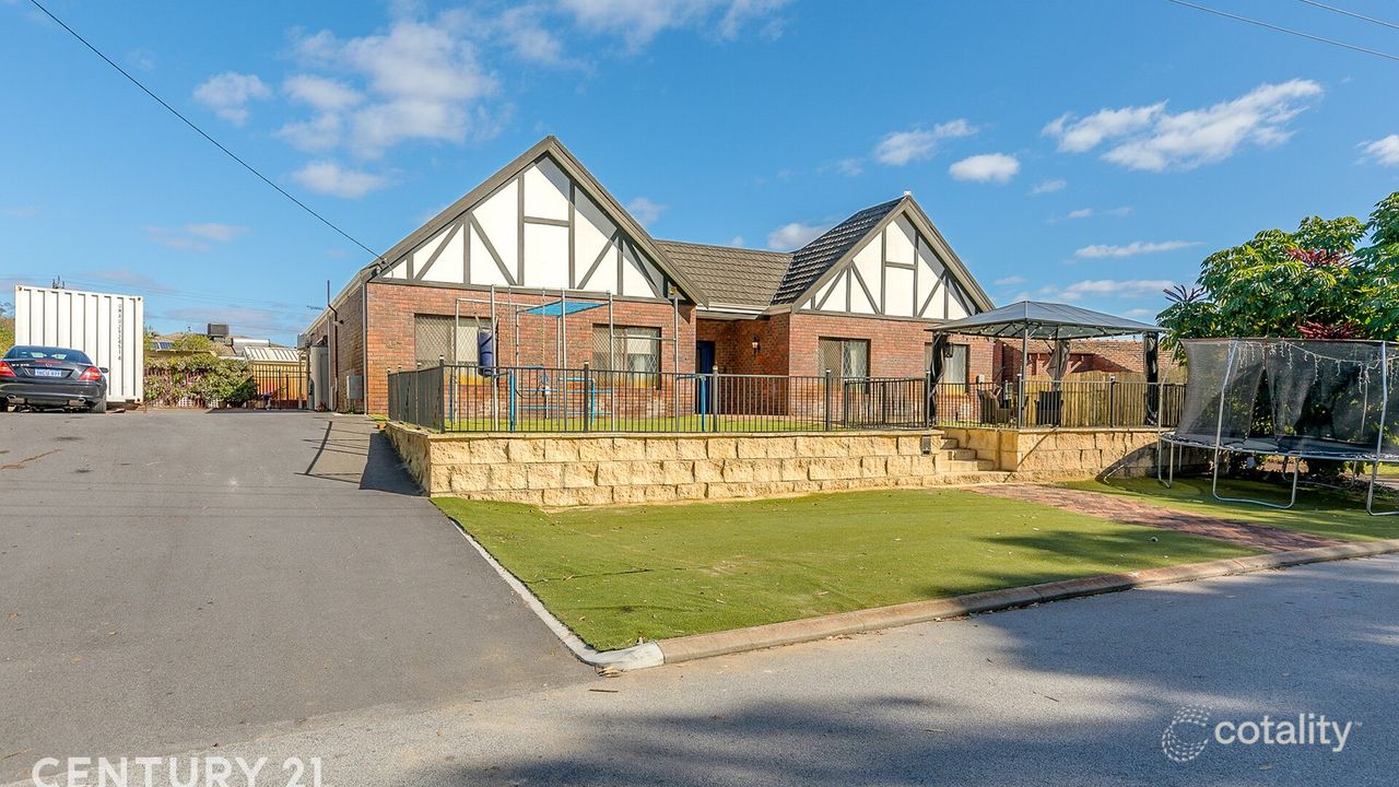 6-bedroom house at 10 Alyxia Place, Ferndale, WA 6148, Canning, Western Australia