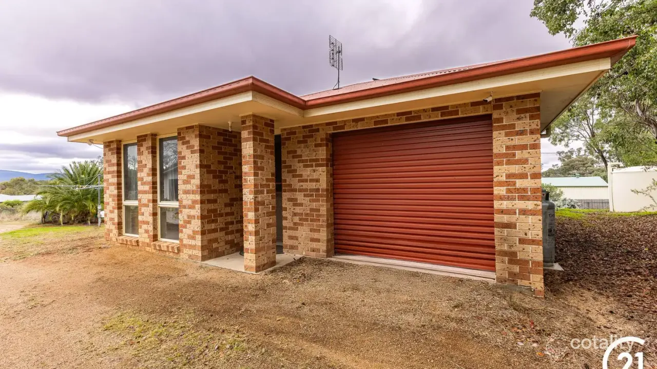 3-bedroom house at 8 Sharp Street, Eugowra, NSW 2806, Cabonne Council, New South Wales