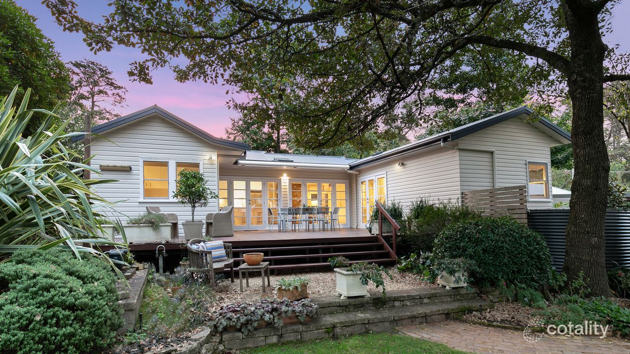 4-bedroom house at 92 Falls Road, Wentworth Falls, NSW 2782, Blue Mountains Council, New South Wales