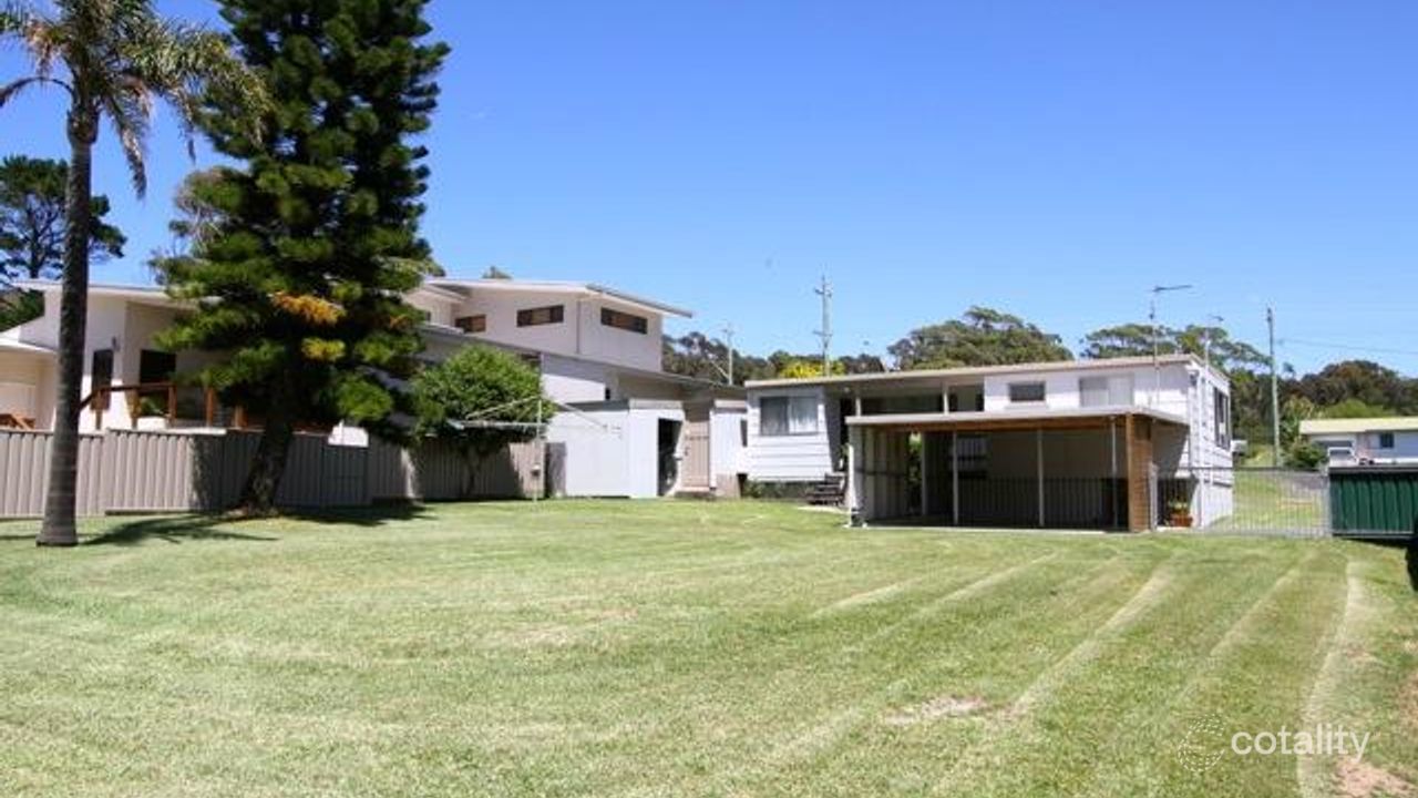 4-bedroom house at 18 Princes Highway, Burrill Lake, NSW 2539, Shoalhaven Council, New South Wales