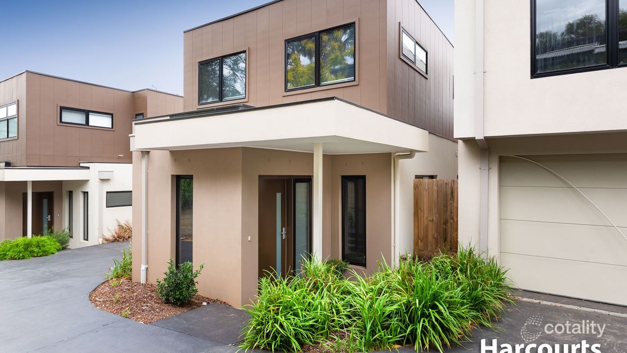 3-bedroom unit at 2/17 Rheanva Street, Berwick, VIC 3806, Casey Council, Victoria