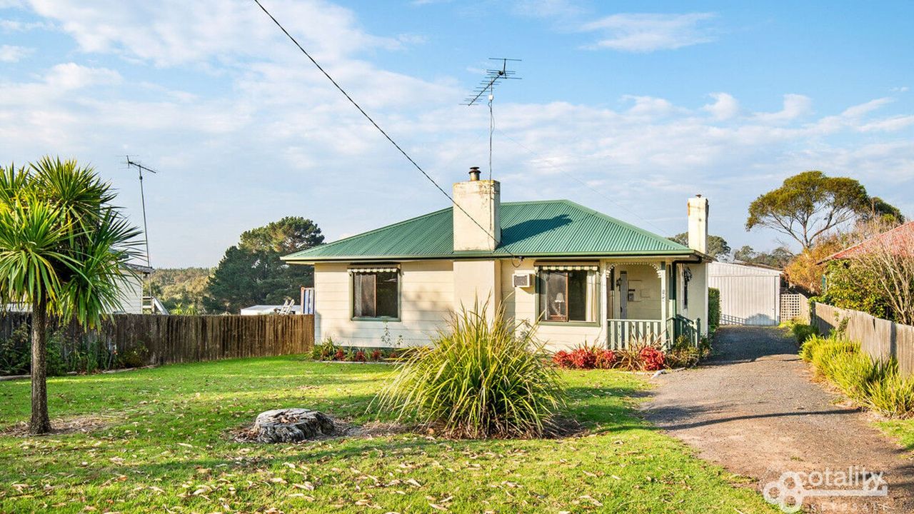 3-bedroom house at 104 Lindsay Road, Dartmoor, VIC 3304, Glenelg Council, Victoria