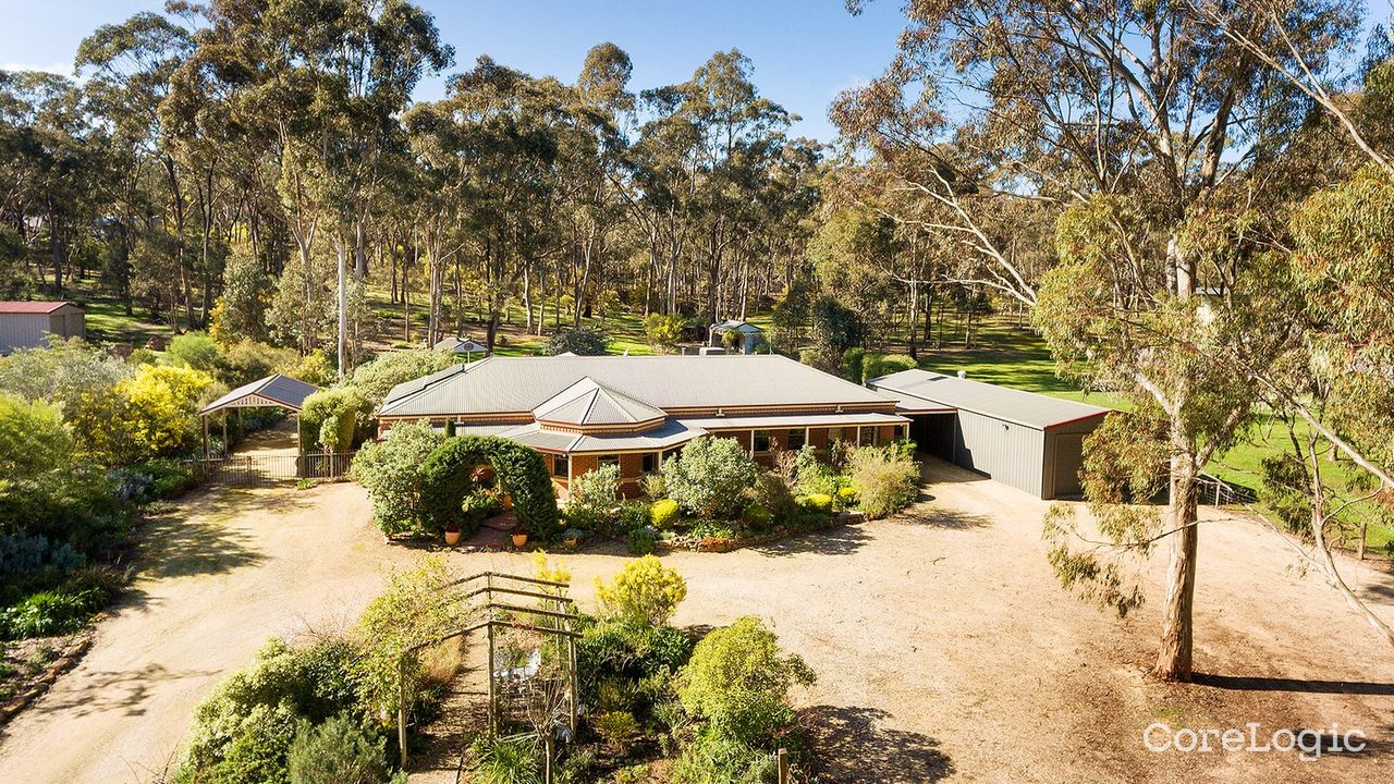 4-bedroom unit at 104 Colles Road, Mount Alexander Council, Victoria