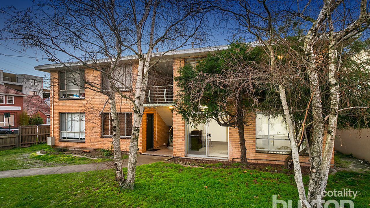 2-bedroom unit at 2/105 Atherton Road, Oakleigh, VIC 3166, Monash, Victoria