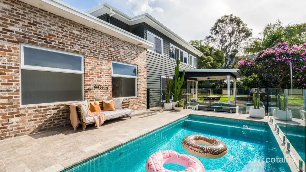 6-bedroom house at 19 Seaview Terrace, Thirroul, NSW 2515, Wollongong, New South Wales