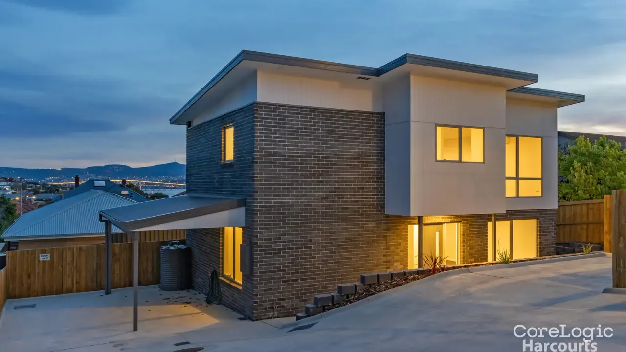 3-bedroom unit at 3/68 Malunna Road, Clarence Council, Tasmania