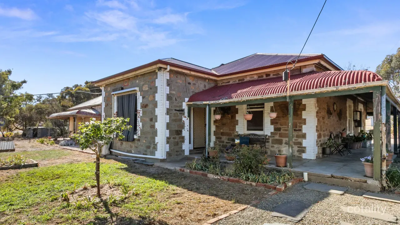 3-bedroom house at 15 East Terrace, Hallett, SA 5419, Goyder Council, South Australia