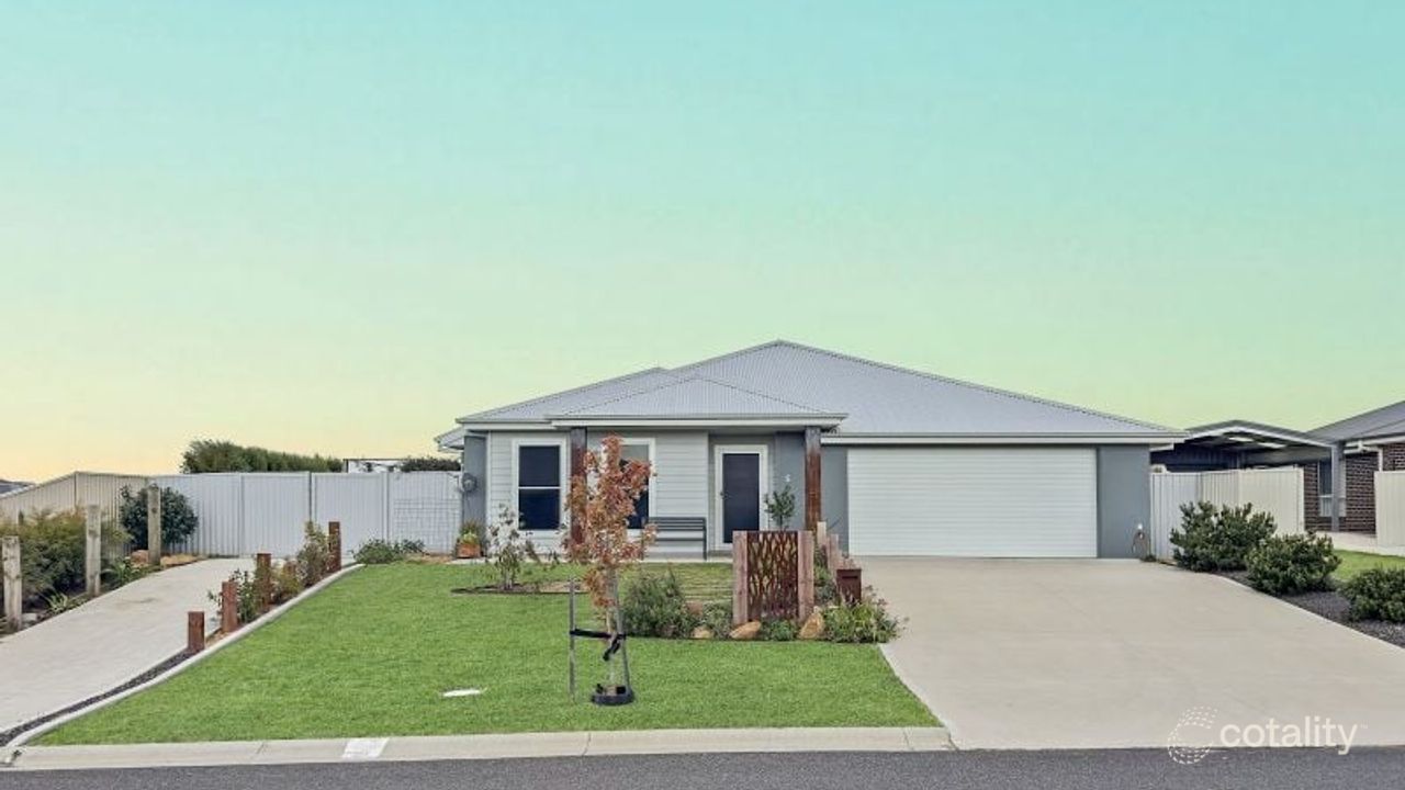 4-bedroom house at 5 Hyacinth Way, Llanarth, NSW 2795, Bathurst Council, New South Wales