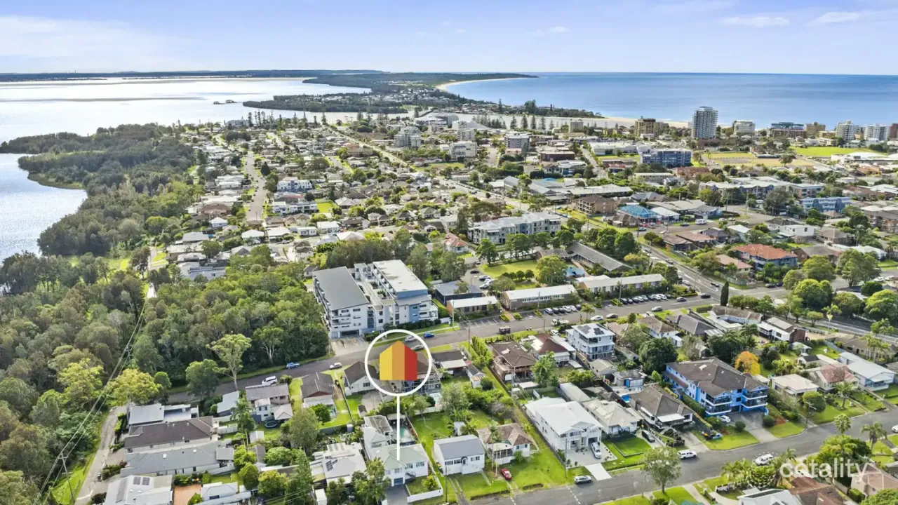 6-bedroom house at 6 Norfolk Street, The Entrance, NSW 2261, Central Coast (Nsw), New South Wales