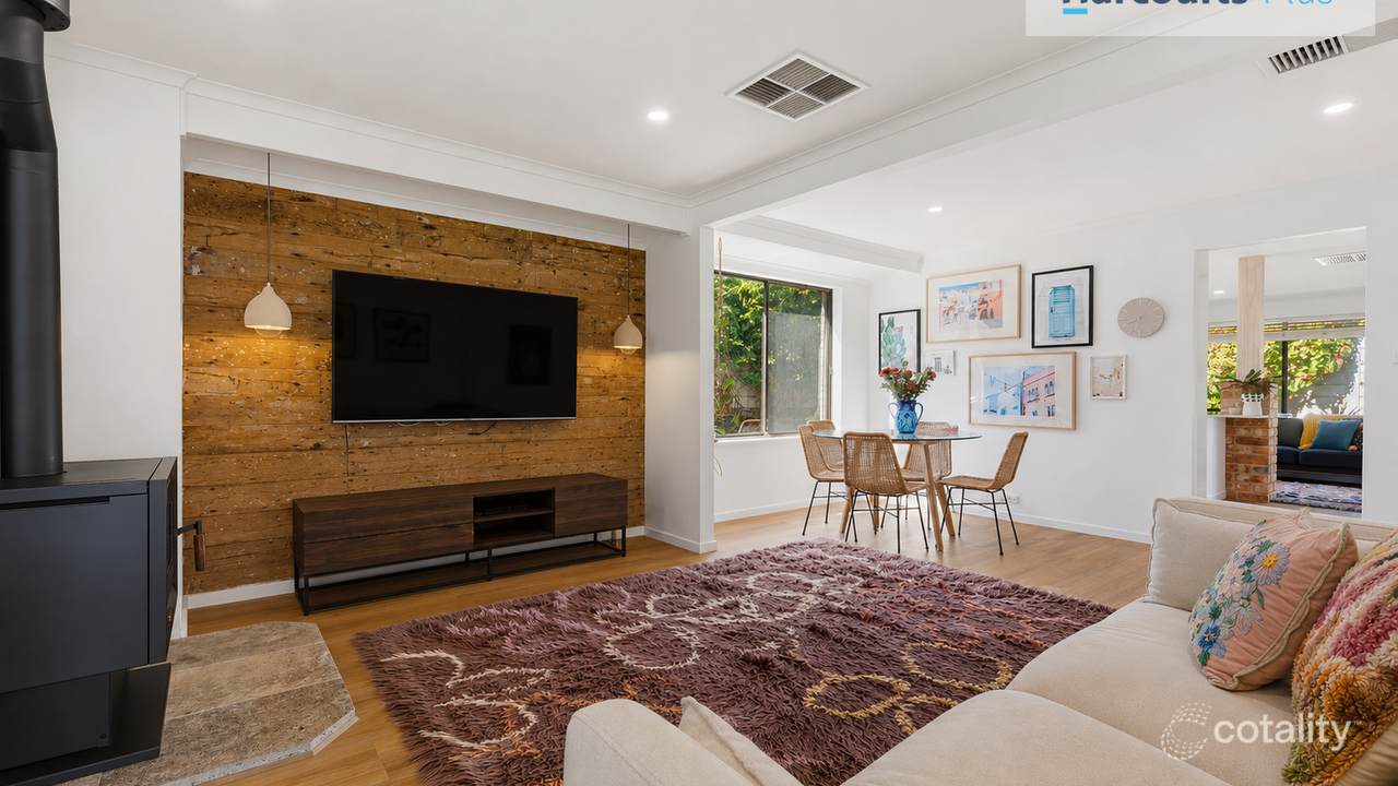 3-bedroom house at 4 Triche Crescent, Hallett Cove, SA 5158, Marion, South Australia