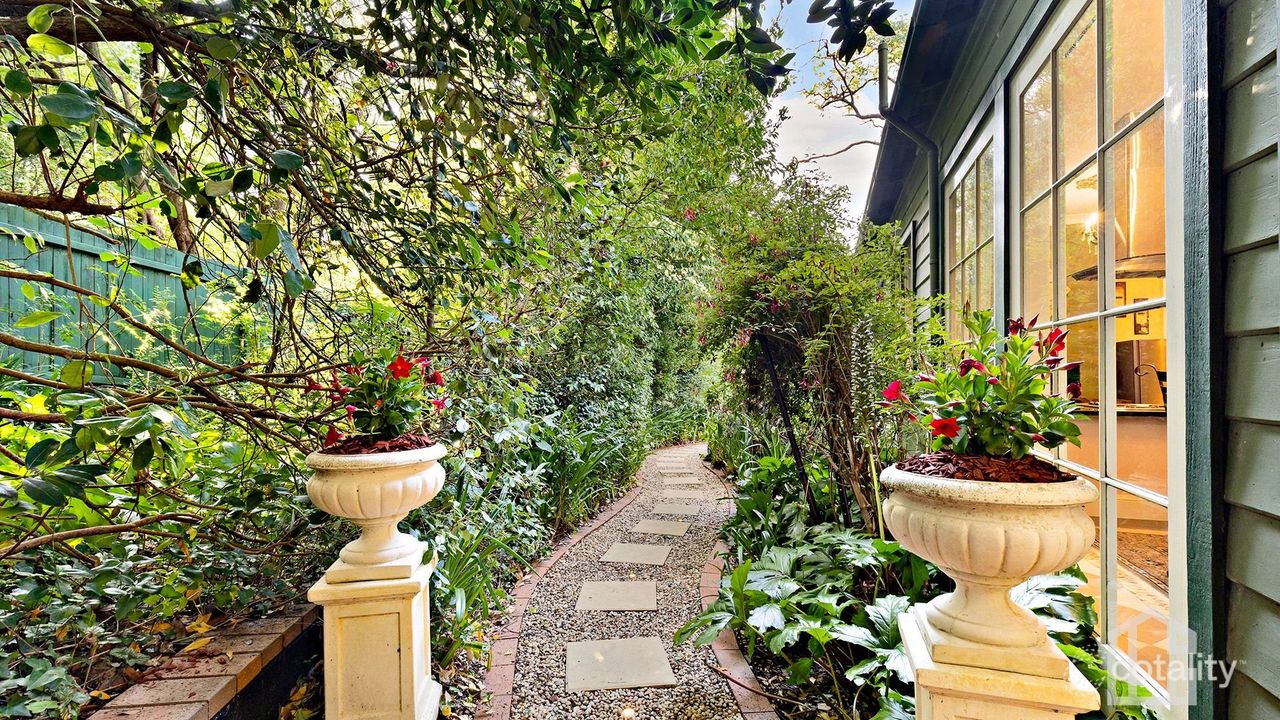 2-bedroom house at 10 Wascoe Street, Leura, NSW 2780, Blue Mountains, New South Wales