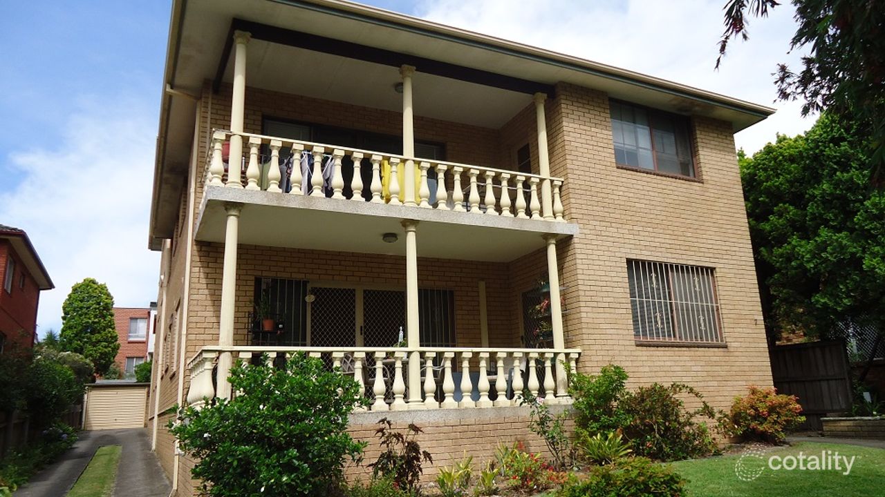 4-bedroom unit at 1/7 Rossi Street, South Hurstville, NSW 2221, Georges River Council, New South Wales