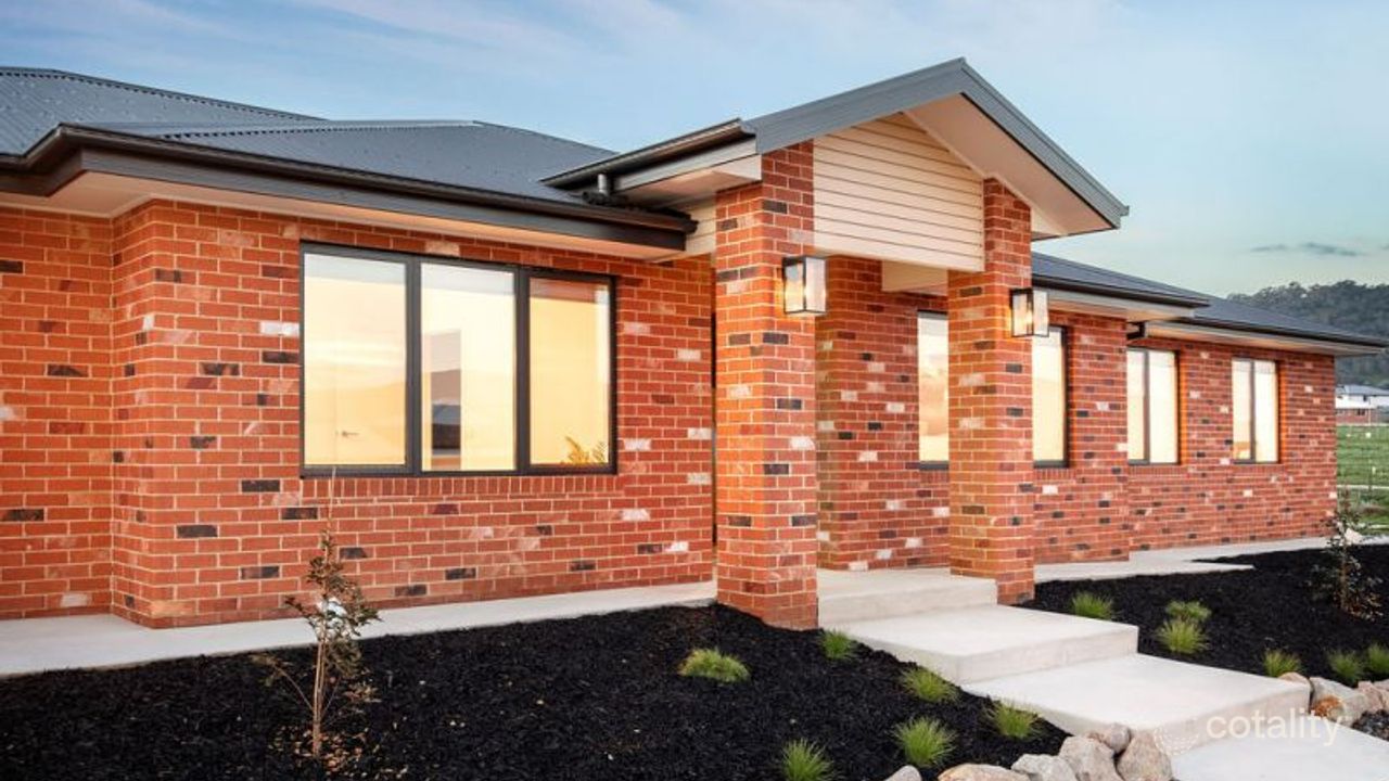 4-bedroom house at 22 Hillcrest Street, Leneva, VIC 3691, Wodonga, Victoria