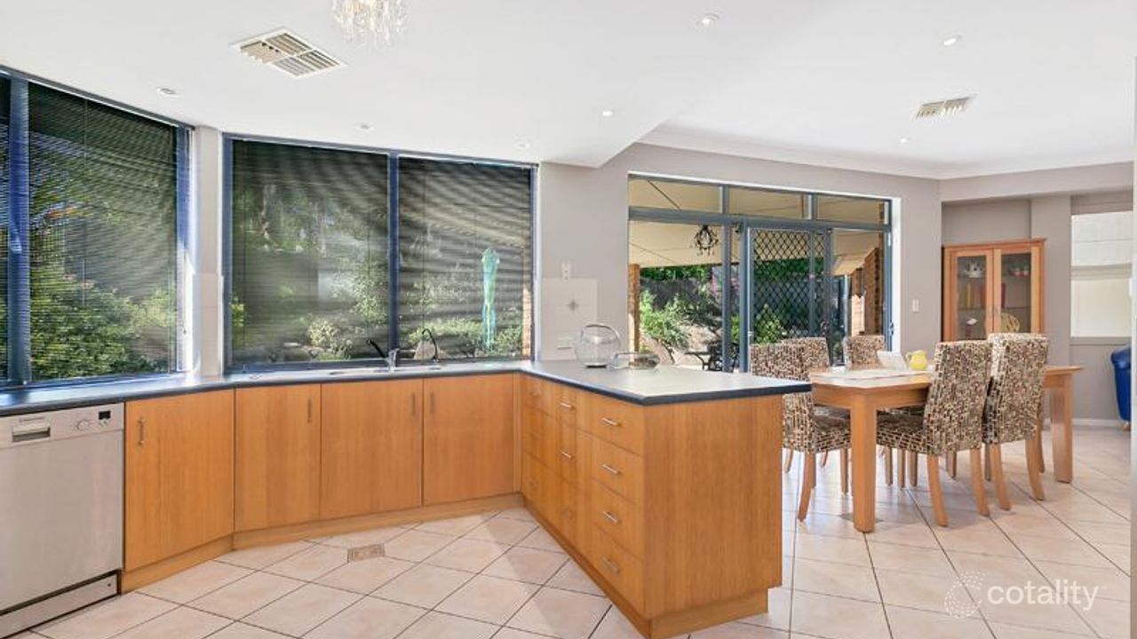 6-bedroom house at 29 Vincent Boulevard, Flagstaff Hill, SA 5159, Onkaparinga, South Australia