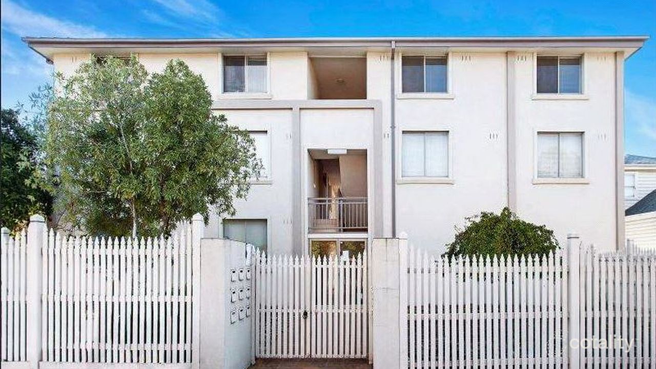 2-bedroom unit at 5/25 Gladstone Avenue, Armadale, VIC 3143, Stonnington, Victoria