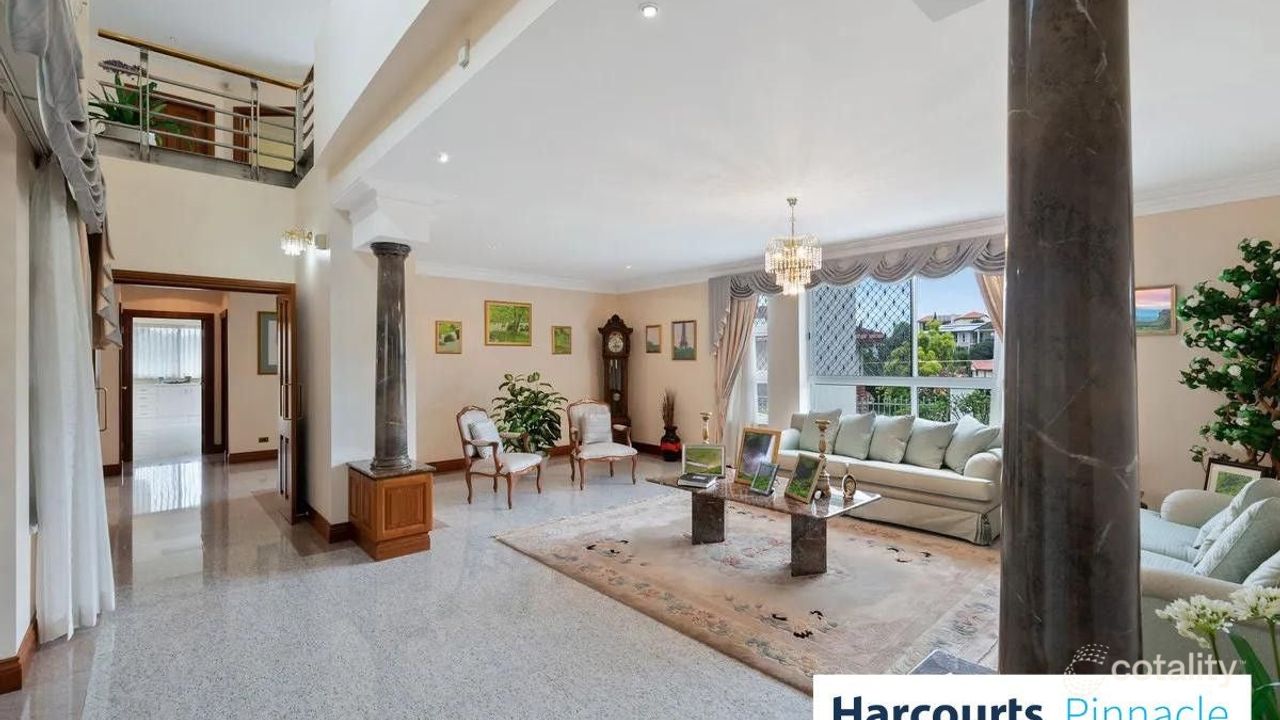 5-bedroom house at 8 Stonebridge Place, Aspley, QLD 4034, Brisbane, Queensland