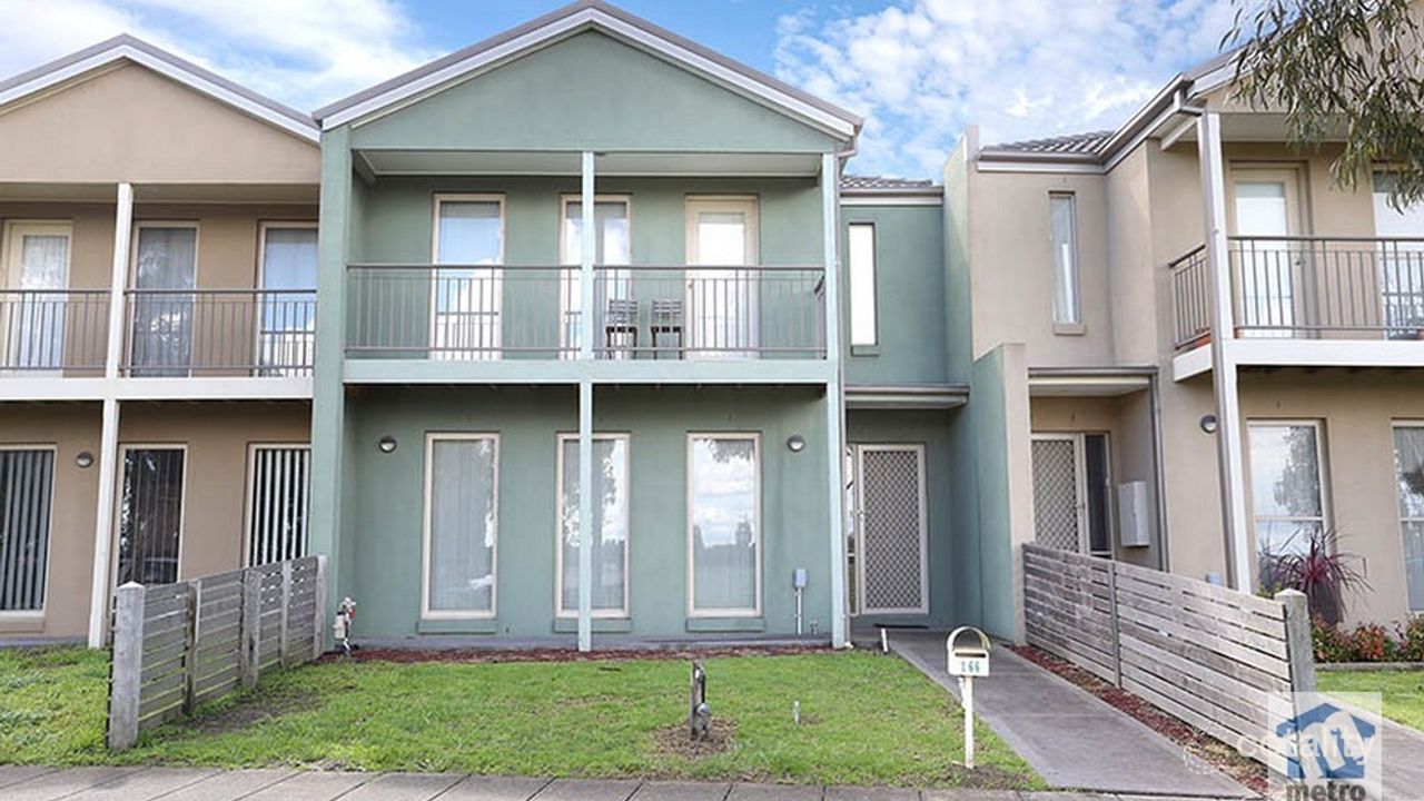 3-bedroom unit at 166 Paterson Drive, Lynbrook, VIC 3975, Casey Council, Victoria