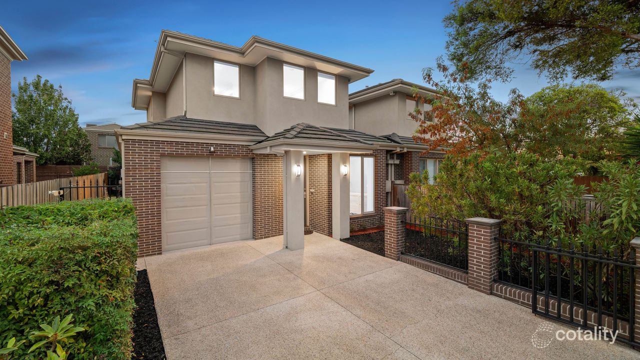 4-bedroom unit at 4A Roselyn Crescent, Bentleigh East, VIC 3165, Glen Eira, Victoria
