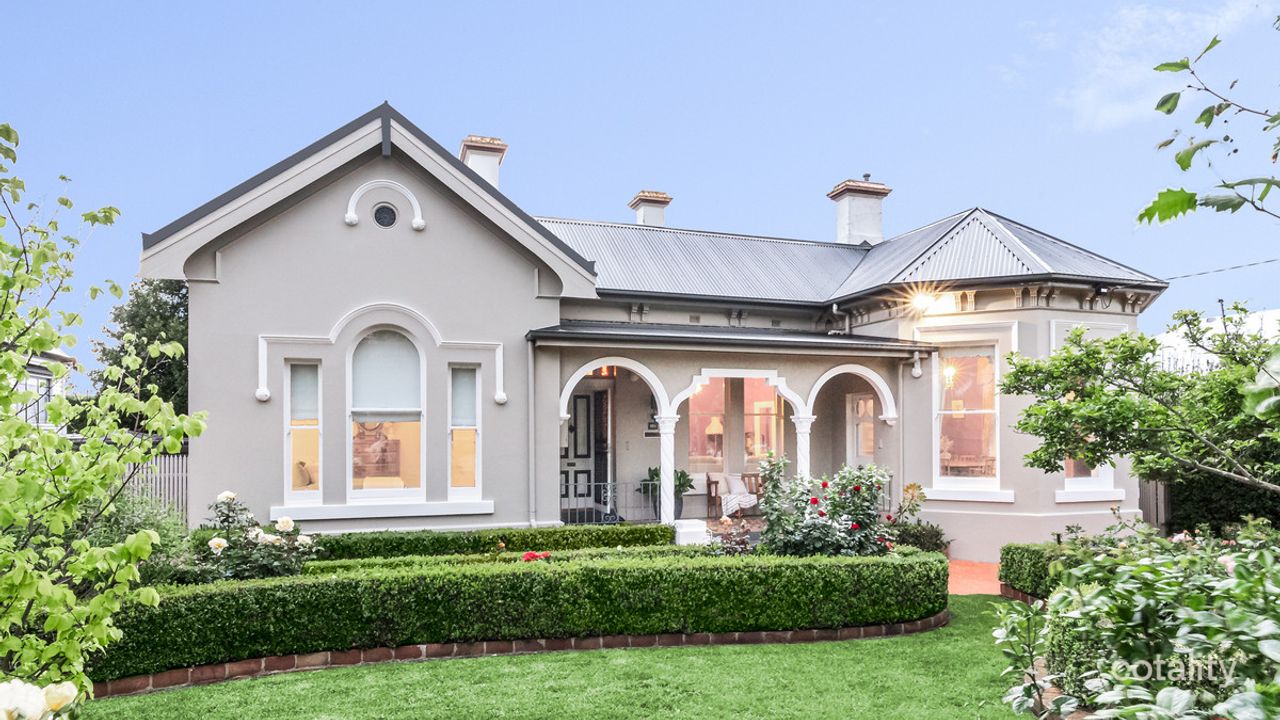 5-bedroom house at 17 Canterbury Road, Warrnambool, VIC 3280, Warrnambool, Victoria