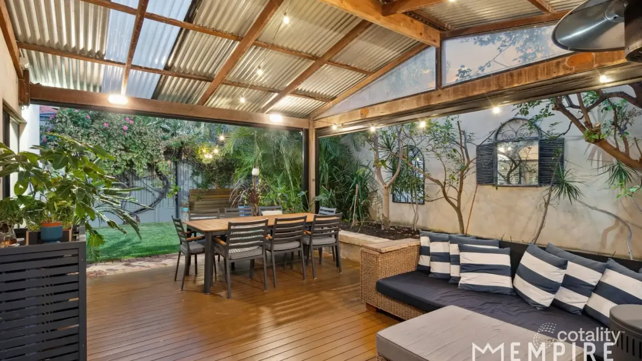 4-bedroom unit at 5/3 Kitchener Road, Melville, WA 6156, Melville Council, Western Australia