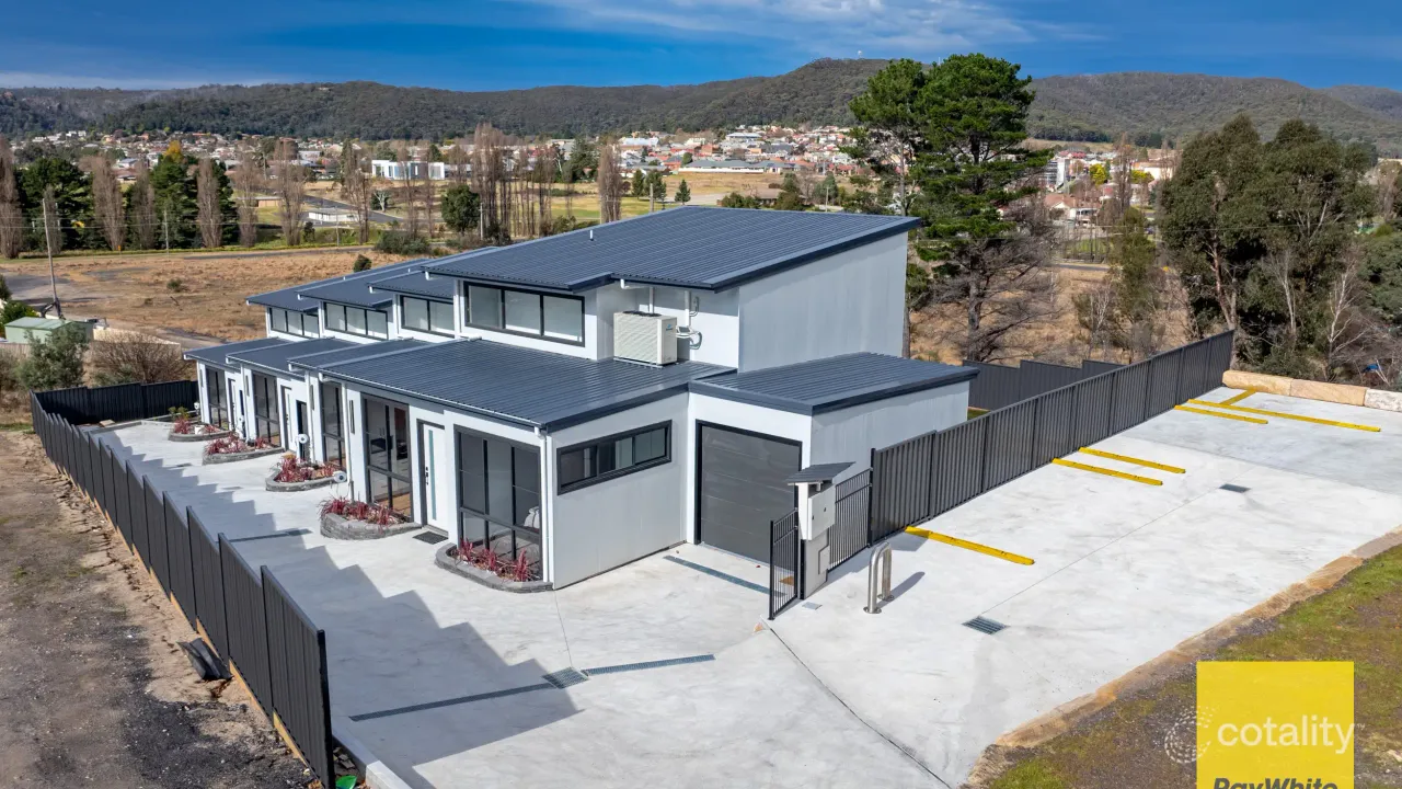 13-bedroom unit at 2 Hepburn Street, Mckellars Park, NSW 2790, Lithgow Council, New South Wales