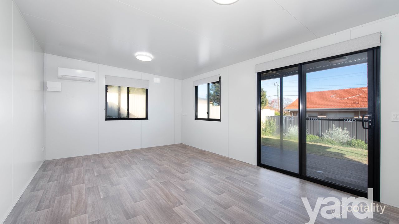 6-bedroom house at 20 Taylor Street, White Gum Valley, WA 6162, Fremantle Council, Western Australia