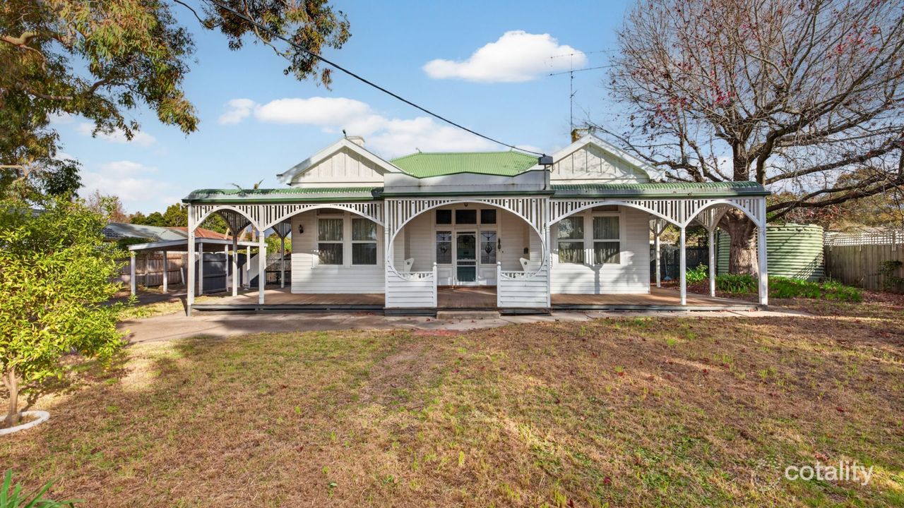 5-bedroom house at 141 Wallace Street, Bairnsdale, VIC 3875, East Gippsland, Victoria