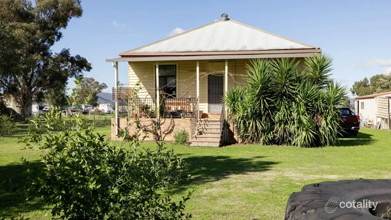 4-bedroom house at 2-4 Breeza Street, Carroll, NSW 2340, Gunnedah, New South Wales