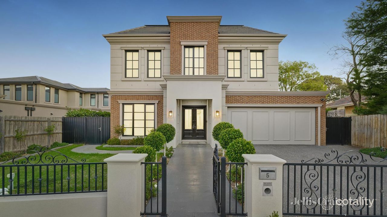 5-bedroom house at 5 Hakea Court, Mount Waverley, VIC 3149, Monash Council, Victoria