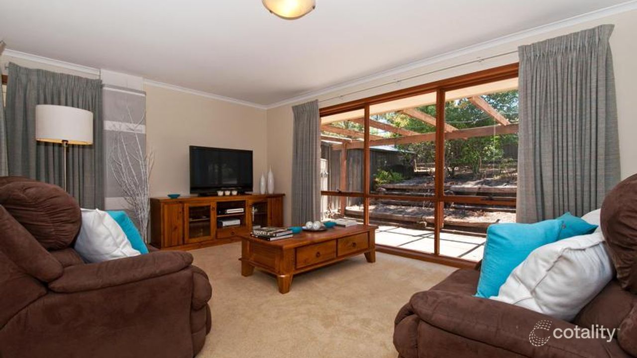 3-bedroom house at 21 Sheoak Crescent, Aberfoyle Park, SA 5159, Onkaparinga, South Australia