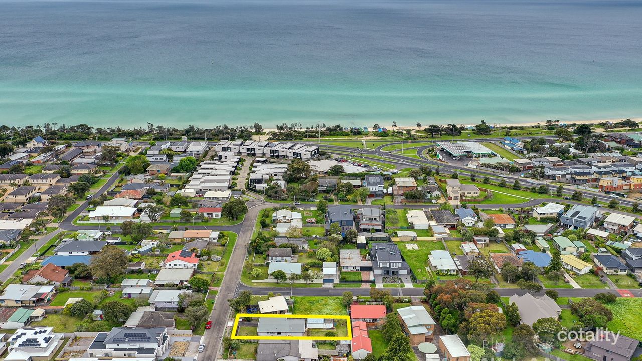 3-bedroom house at 13 Karadoc Street, Dromana, VIC 3936, Mornington Peninsula, Victoria