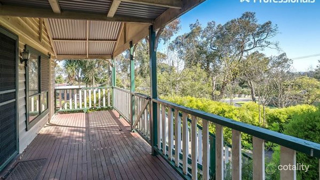 3-bedroom house at 10 Myrtle Crescent, Ferntree Gully, VIC 3156, Knox Council, Victoria
