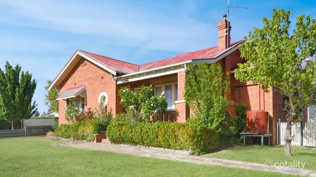2-bedroom house at 44 Darlington Road, Stawell, VIC 3380, Northern Grampians Council, Victoria