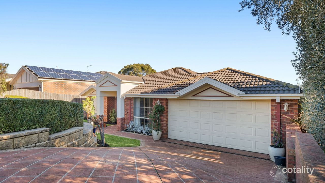 3-bedroom house at 11 Nightingale Crescent, Berwick, VIC 3806, Casey, Victoria