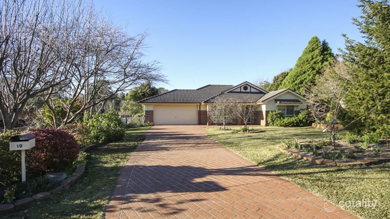 4-bedroom house at 19 Bindar Crescent, Bundanoon, NSW 2578, Wingecarribee Council, New South Wales