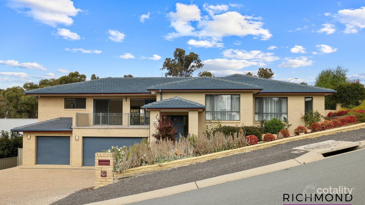 5-bedroom house at 2 Bellbush Close, Jerrabomberra, NSW 2619, Queanbeyan-Palerang, New South Wales