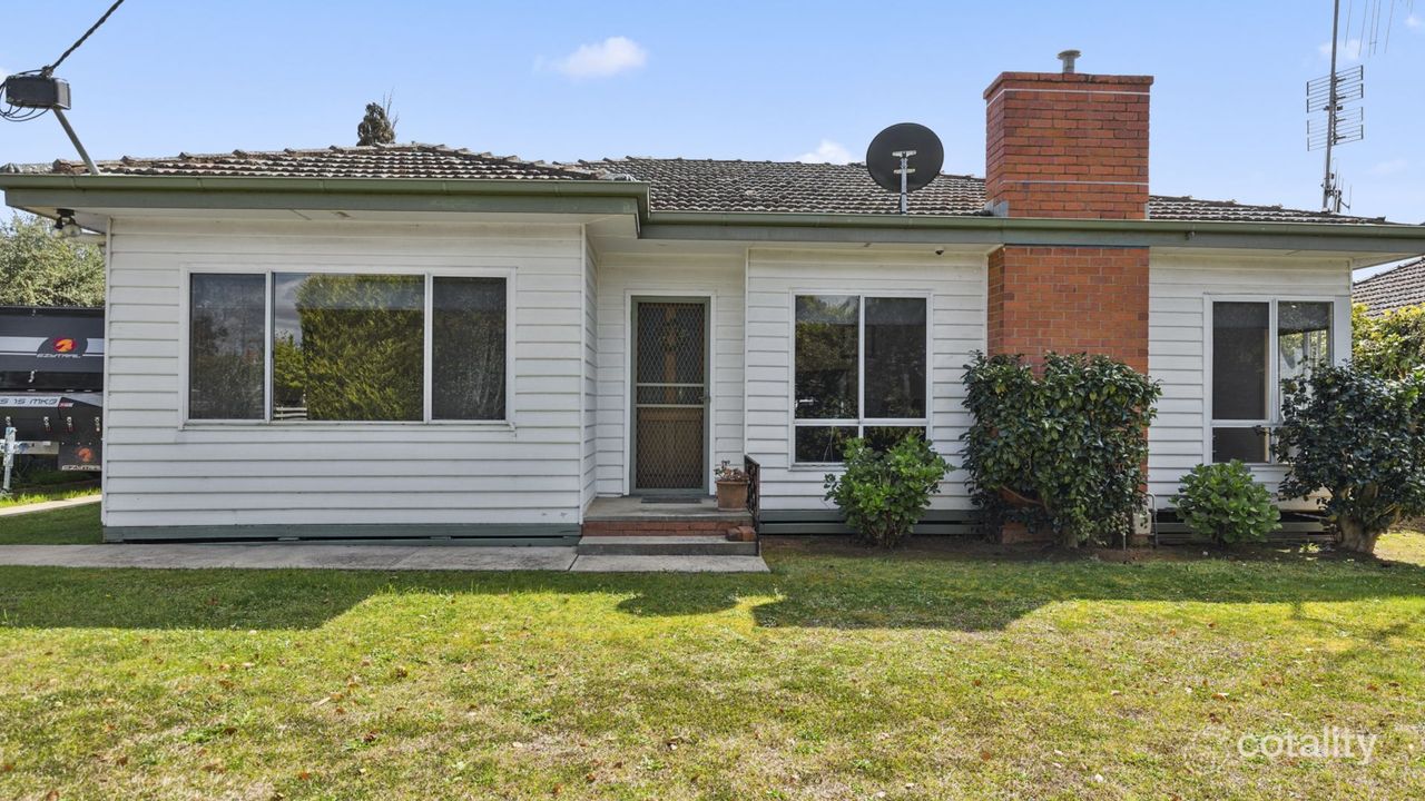 4-bedroom house at 15 Service Street, Tatura, VIC 3616, Greater Shepparton Council, Victoria