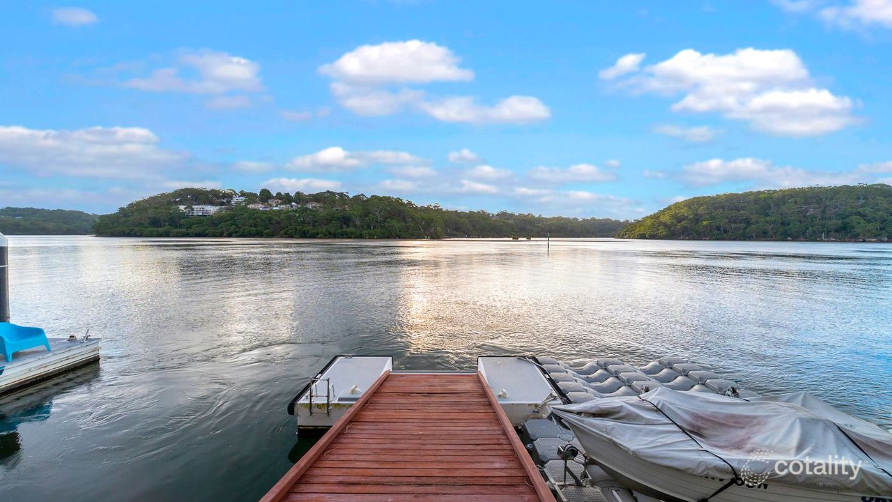 6-bedroom house at 17 Cranbrook Place, Illawong, NSW 2234, Sutherland, New South Wales
