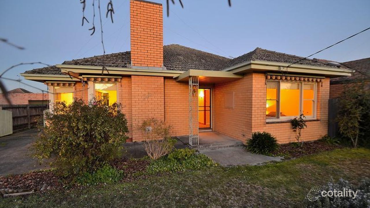 3-bedroom house at 8 Grammar Street, Wendouree, VIC 3355, Ballarat, Victoria